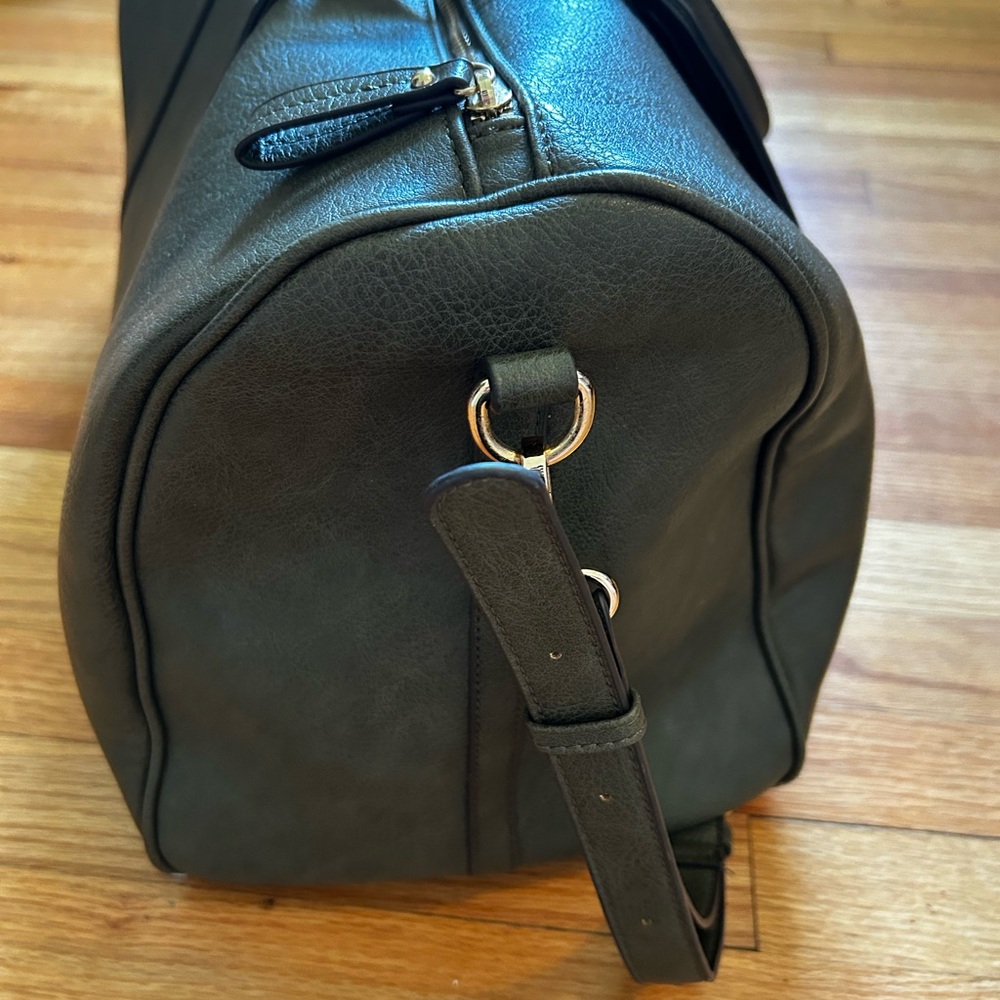 Deep Green Weekender Travel Bag - Picture 6 of 10